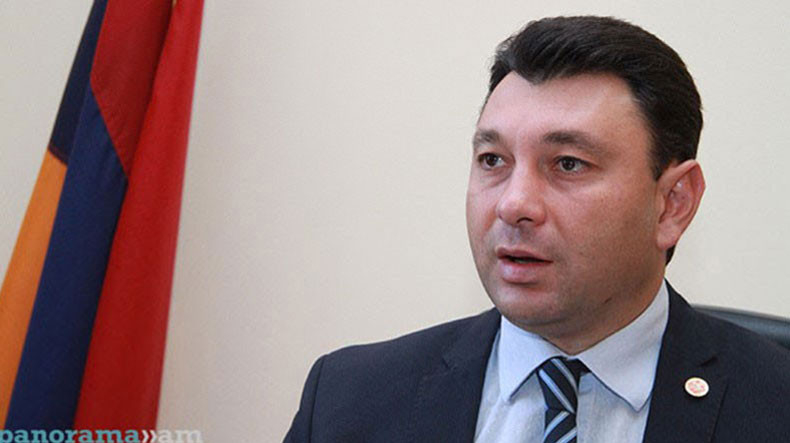 Şarmazanov: “...Paşinyanın müstəqillik günü ilə bağlı bəyanatı Ankarada yazılıb”