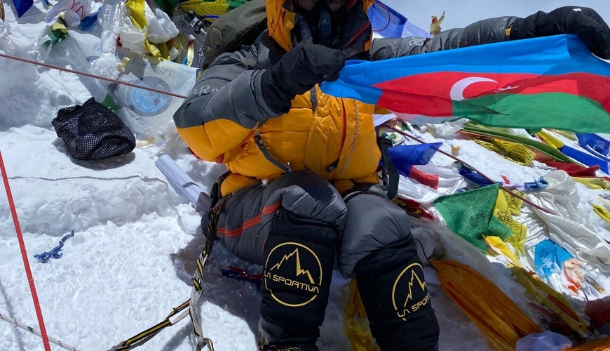 Azərbaycanlı xanım dünyanın zirvəsini fəth etdi: “Everest çox gözəldir” –FOTO
 