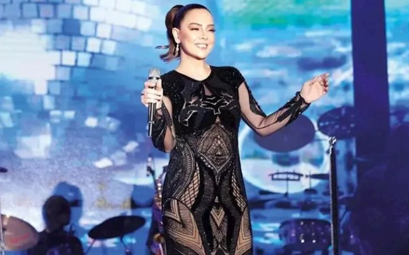 Ebru Gündeş əməliyyatdan sonra — FOTOLAR