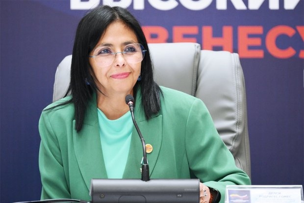 Venesuela vitse-prezidentindən ŞOK AÇIQLAMALAR: “Maduro yeganə qanuni prezidentdir”