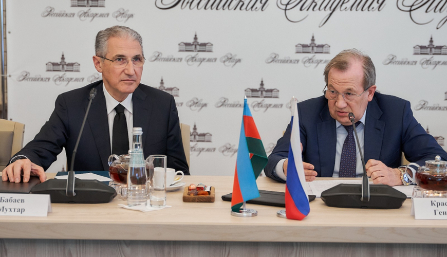 Мухтар Бабаев обсудил в Москве защиту Каспия - ФОТО