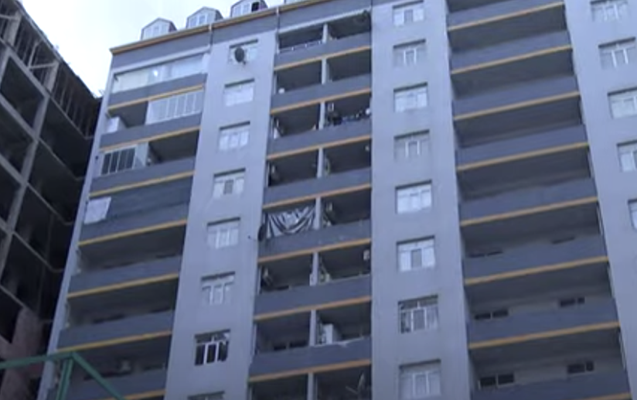 BAKIDA DƏHŞƏT: 14 yaşlı qız faciəvi şəkildə öldü