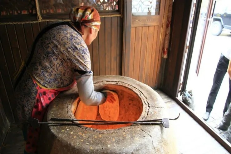 Bakıda qadın işlədiyi təndirxanada öldü