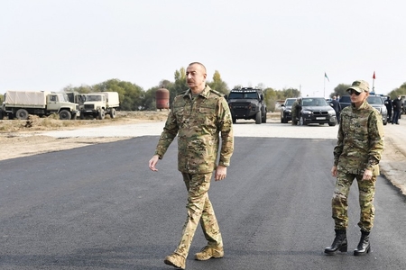 Prezident və birinci xanım Suqovuşanda bərpa olunan ilk fərdi yaşayış məhəlləsində olub