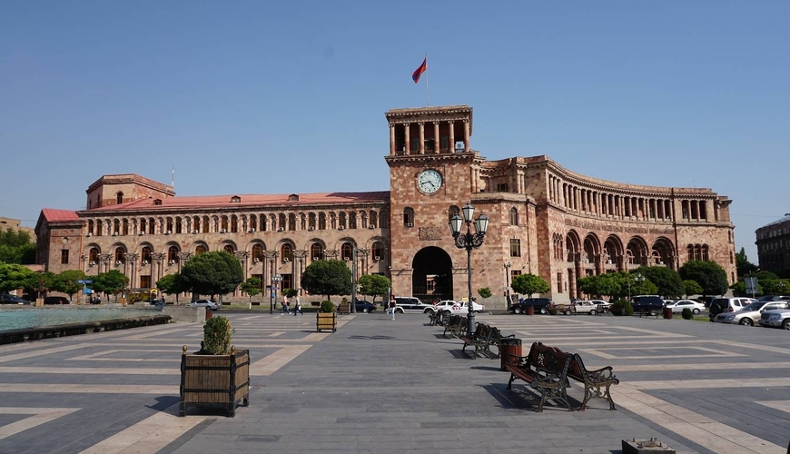 Ermənistanda partiyalara 1,3 milyon dollar verilib – Azərbaycanda... 
 