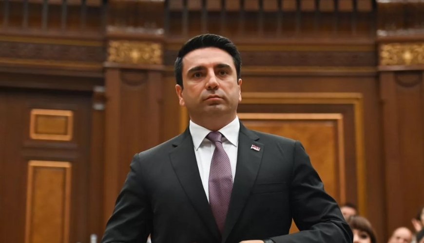 Simonyan Rusiyaya GEDİR