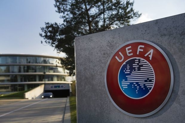 UEFA “Fənərbağça” azarkeşlərinin davranışı ilə bağlı araşdırmaya başlayıb