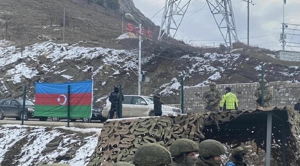 Laçın yolu üçün “iki həll variantı” - İrəvan “qırmızı xətti” keçir və savaşı tətikləyir