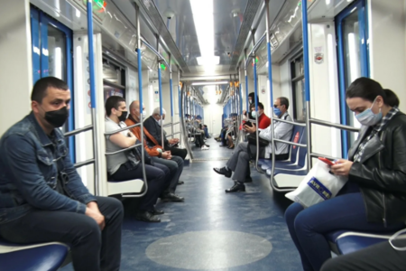 В бакинском метро сокращен интервал между прибытием поездов