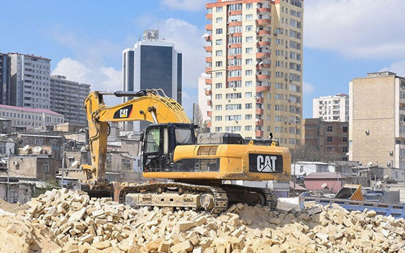 Bakının bu ünvanında söküntü - 170 ailəyə pul kartlara oturdulacaq