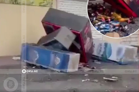 İmişli sakinləri intim video iddiası ilə market sahibinə hücum etdilər, polis məsələyə qarışdı - VİDEO