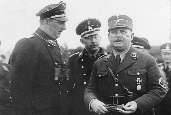 Bundesarchiv_Bild_102-14886,_Kurt_Daluege,_Heinrich_Himmler,_Ernst_Röhm.jpg (103 KB)
