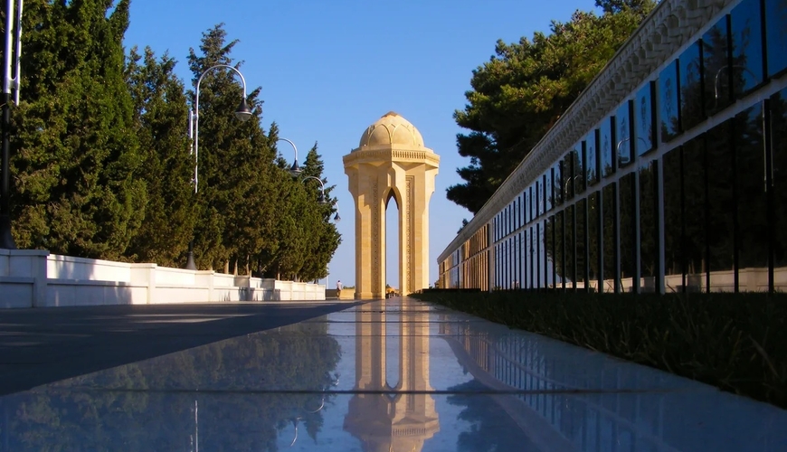 Litvanın baş naziri Bakıda şəhidlərin xatirəsini andı