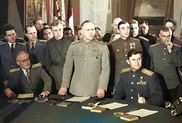 Bir müharibənin iki kapitulyasiya aktı – tarixi zərurət, yoxsa Stalinin kaprizi?