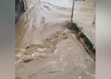 Sel suları Ermənistanda itkilərə səbəb olub - Nazir açıqladı