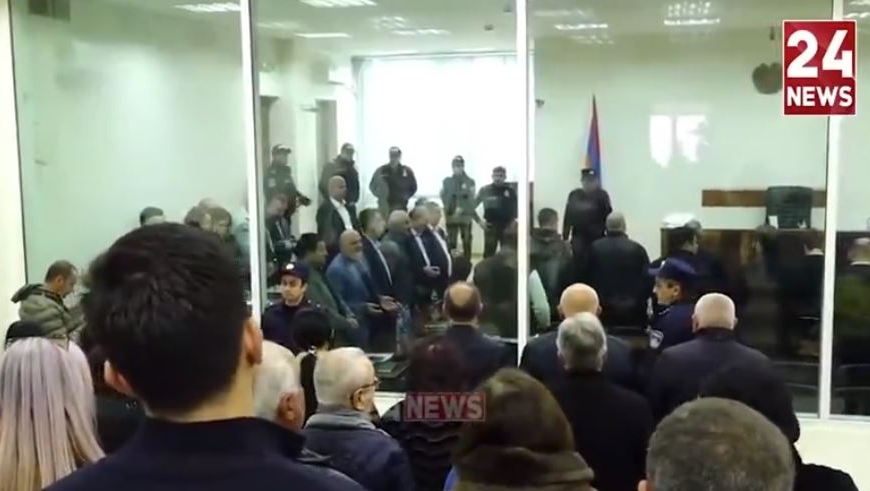 Paşinyanın tutdurduğu keşiş Baqratın məhkəməsi qəribə şəkildə başladı - VİDEO