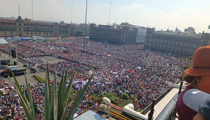 Mexikoda prezident tərəfdarlarının yürüşünə bir milyondan çox insan qatılıb