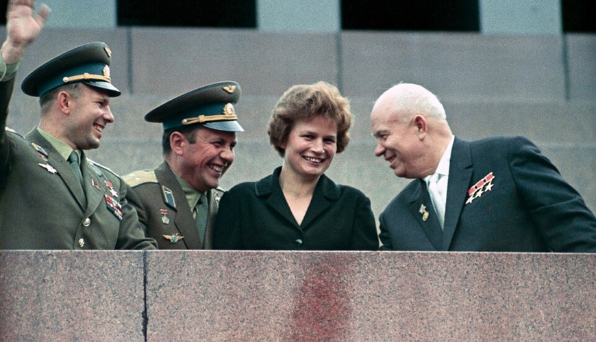 Dombra çalan idi, şansı gətirdi, qəhrəman oldu, 75 orden aldı – Tereşkova 60 ildir deputatdır