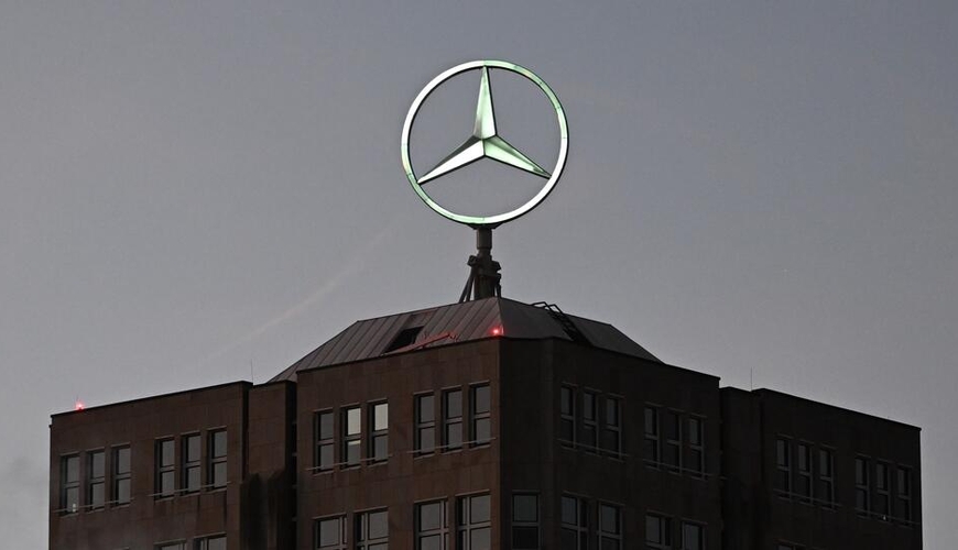 Mercedes-Benz намерен продать все автосалоны -