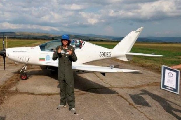 17-летний пилот поставил рекорд, совершив кругосветное путешествие - ФОТО,ВИДЕО