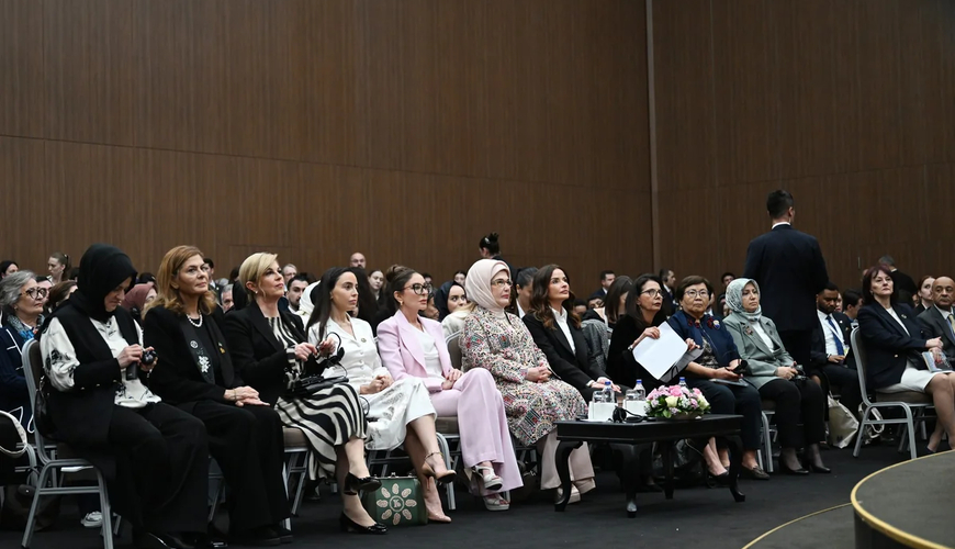 Mehriban Əliyeva Antalyada panelə qatıldı - FOTOLAR