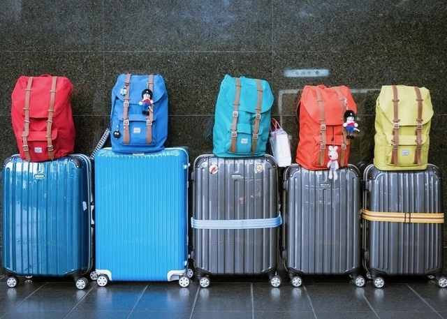 Aeroportda unudulan baqajlar ucuz qiymətə satılır?