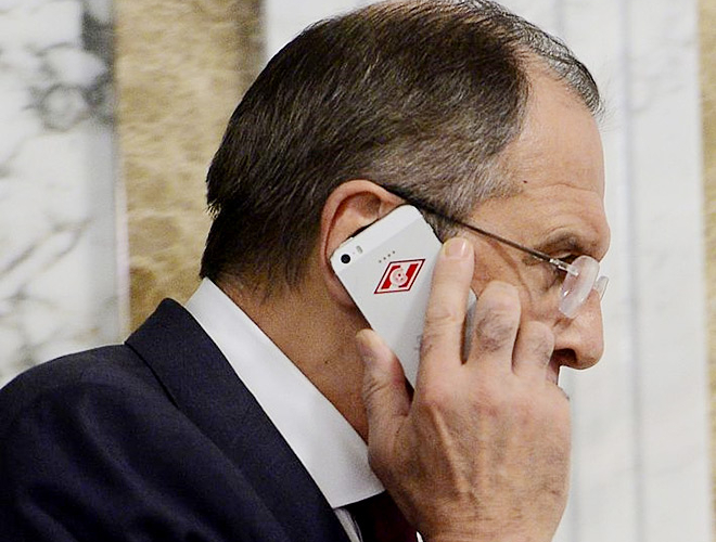 Lavrov “iPhone”dan İMTİNA ETDİ