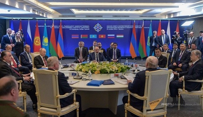 Paşinyan “Putin NATO”sundan çıxmağın yolunu tapdı