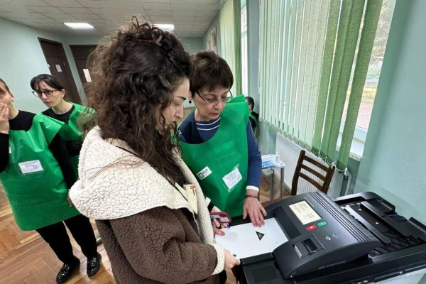 Грузинам запретили голосовать за границей