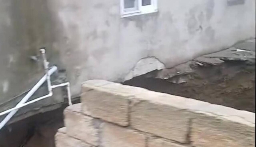 Biləcəridə evin altından 