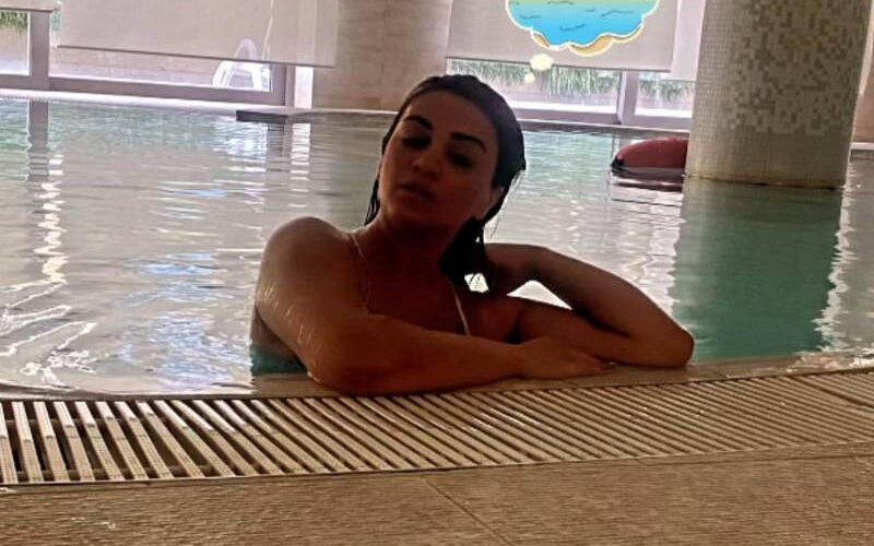 Azərbaycanlı məşhurun qızının hovuz KEYFİ - FOTO