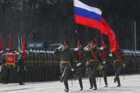 В Кремле обсуждают участие украинских военнопленных в параде Победы