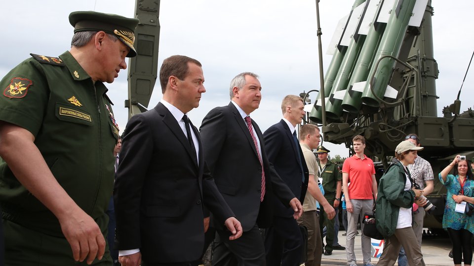 Dmitry_Medvedev_at_«Army-2015»_2.png (715 KB)