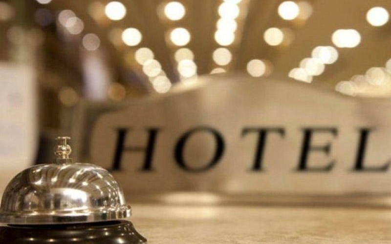 Bakıda DƏHŞƏT: Hoteldə ülgüclə doğranmış meyit tapıldı