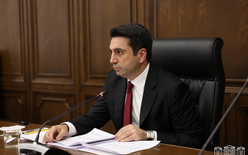 Ermənistan parlamentinin sədri “Moskvanın əsəbi reaksiyasını” lazımsız hesab edir