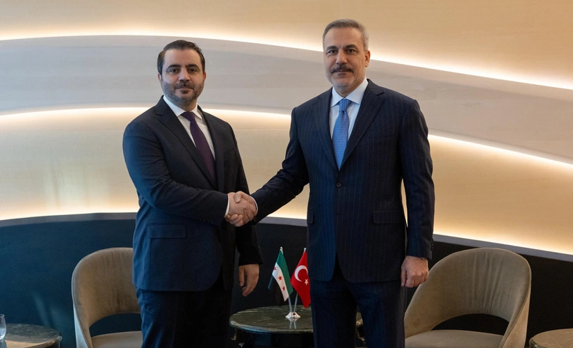 Hakan Fidan Parisdə suriyalı həmkarı ilə görüşdü