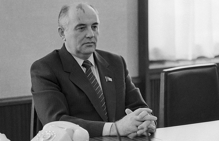 Mihail-Gorbachev-interesnyefakty.org-2.jpg (120 KB)