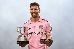 Messi dünyanın ən titullu oyunçusu oldu