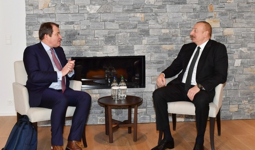 İlham Əliyev Davosda AYİB-in birinci vitse-prezidenti ilə görüşüb-YENİLƏNİB