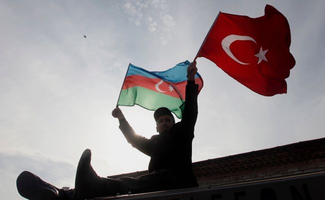 Азербайджан выделил Турции $100 млн.