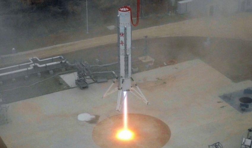 Çin yenidən istifadə edilə bilən raketi uğurla sınaqdan keçirib