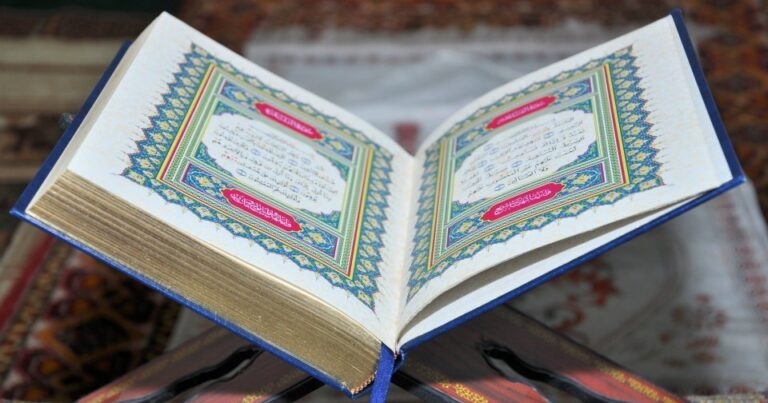 Azərbaycanda Quran kitabının onlayn satış qadağası