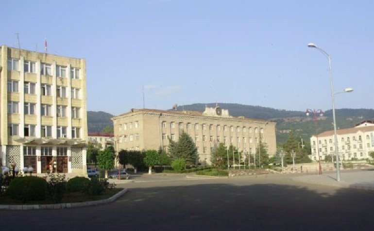 Central_square_in_Stepanakert.jpg (80 KB)