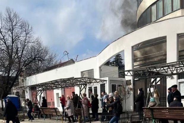 Moldovada Rusiya səfirliyinin binasına “molotov kokteyli” atan şəxs saxlanılıb - VİDEO