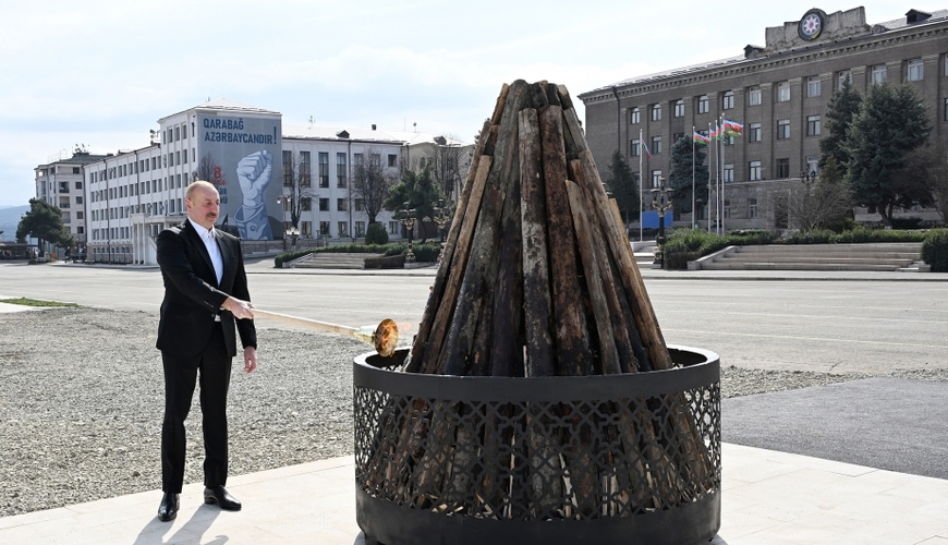 «От сепаратистов не осталось и следа». Ильхам Алиев разжег в городе Ханкенди костер по случаю Новруза - ФОТО