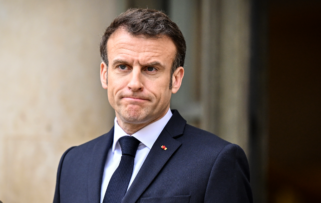 Makronlaşma Fransa
demokratiyasının süqutu kimi

