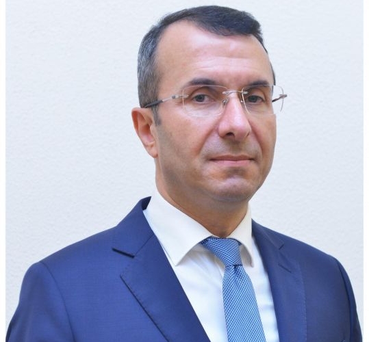 “Bu binada oturan Vidadi Məmmədov bizim başımıza Mövlam Şıxəliyevdən betər oyun açıb! ...intihar həddindəyəm” - QALMAQAL