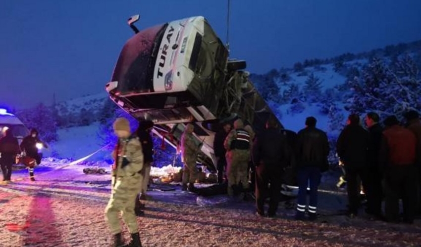 Ərzincanda avtobus aşıb, ölənlər var