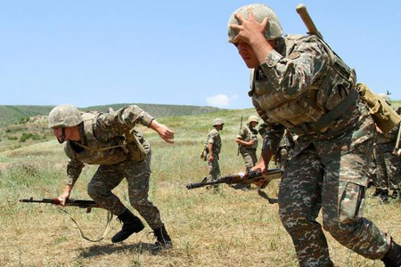 Rus ekspert erməniləri doladı: Hər 4 əsgərdən biri qaçıb...