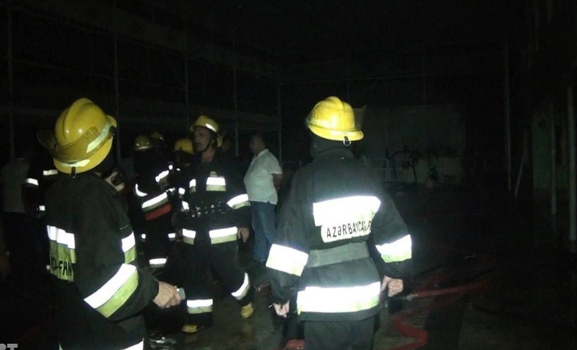 Bakıda dönərxanada baş verən yanğın söndürülüb - YENİLƏNDİ